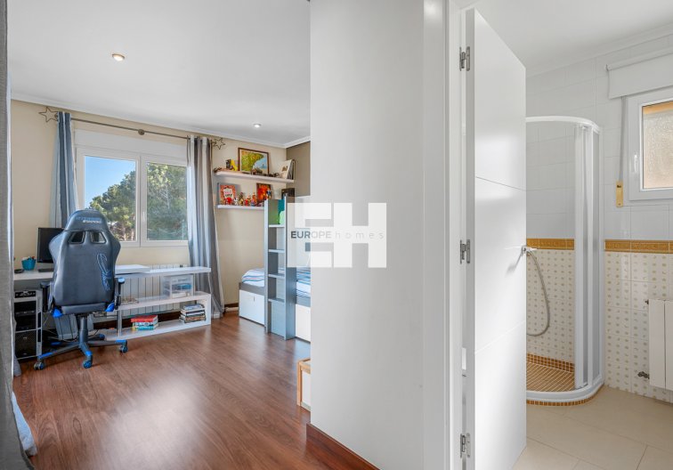 Revente - villa - Ciudad De Las Comunicaciones - Costa Blanca