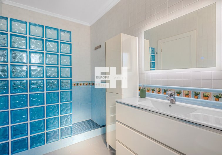 Revente - villa - Ciudad De Las Comunicaciones - Costa Blanca