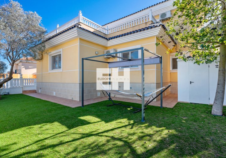 Revente - villa - Ciudad De Las Comunicaciones - Costa Blanca
