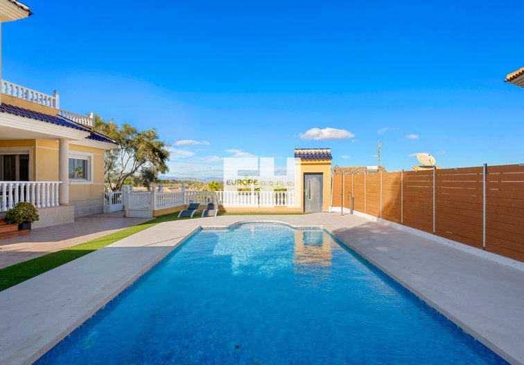 Revente - villa - Ciudad De Las Comunicaciones - Costa Blanca