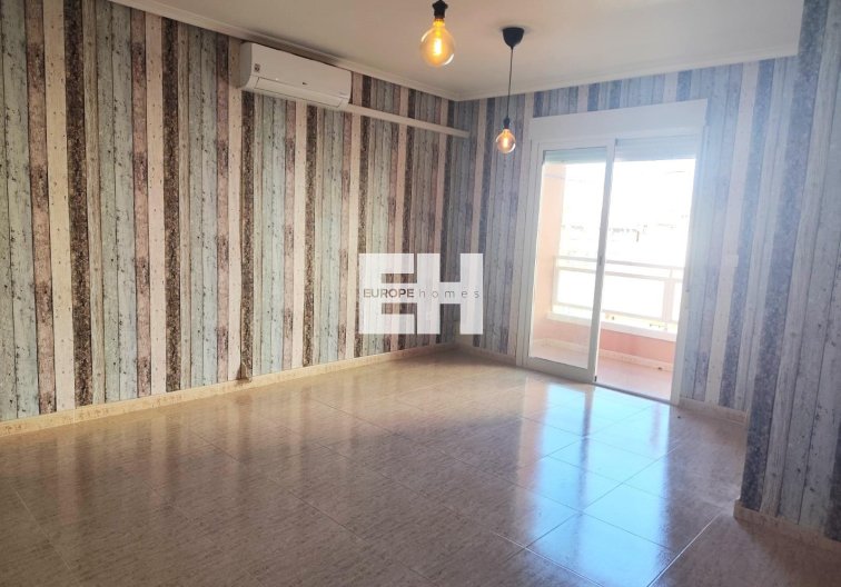 Wiederverkauf - Wohnung - Torrevieja - Centro