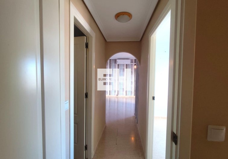 Wiederverkauf - Wohnung - Torrevieja - Centro