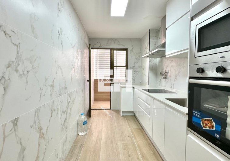 Revente - Appartement - Torrevieja - Centro