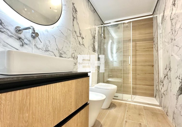 Revente - Appartement - Torrevieja - Centro