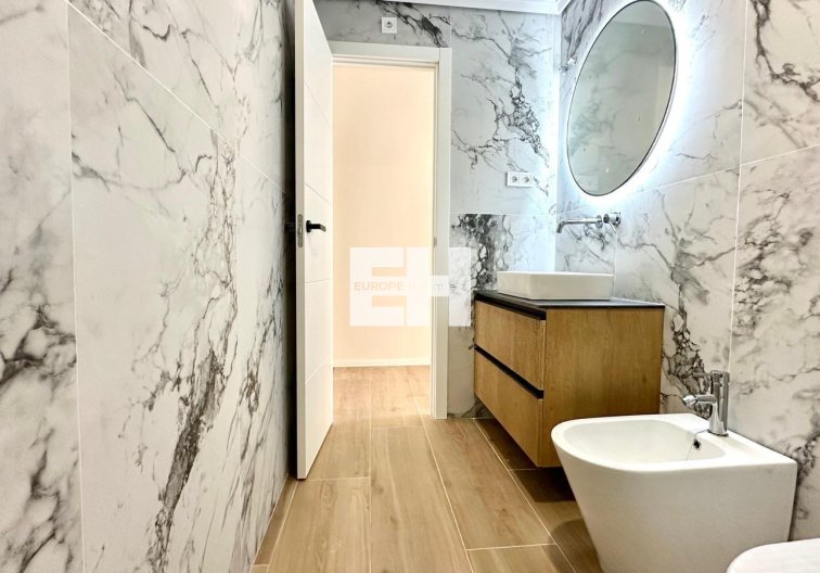 Revente - Appartement - Torrevieja - Centro