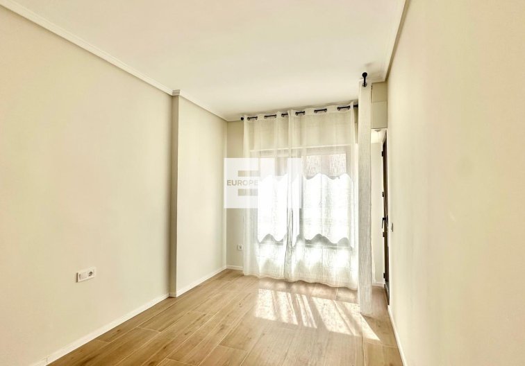 Revente - Appartement - Torrevieja - Centro