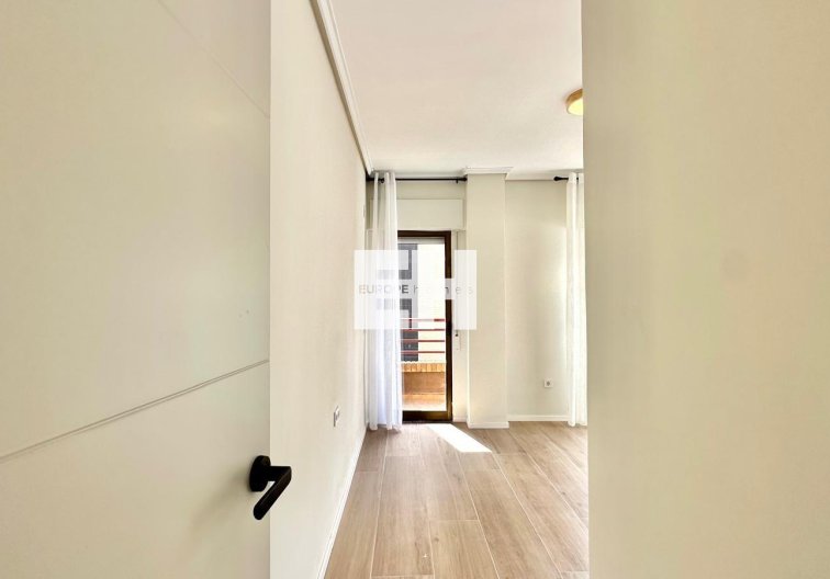 Revente - Appartement - Torrevieja - Centro