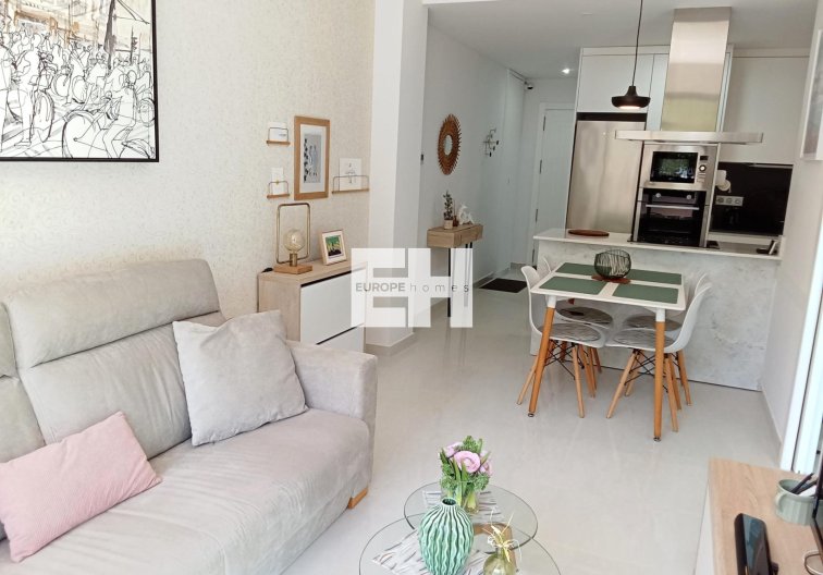 Segunda mano - Apartamento  - Torrevieja - Estacion De Autobuses