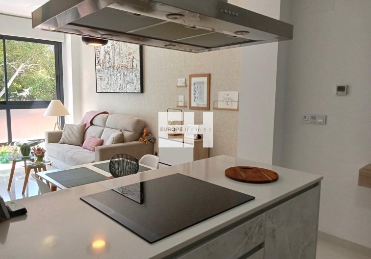 Segunda mano - Apartamento  - Torrevieja - Estacion De Autobuses