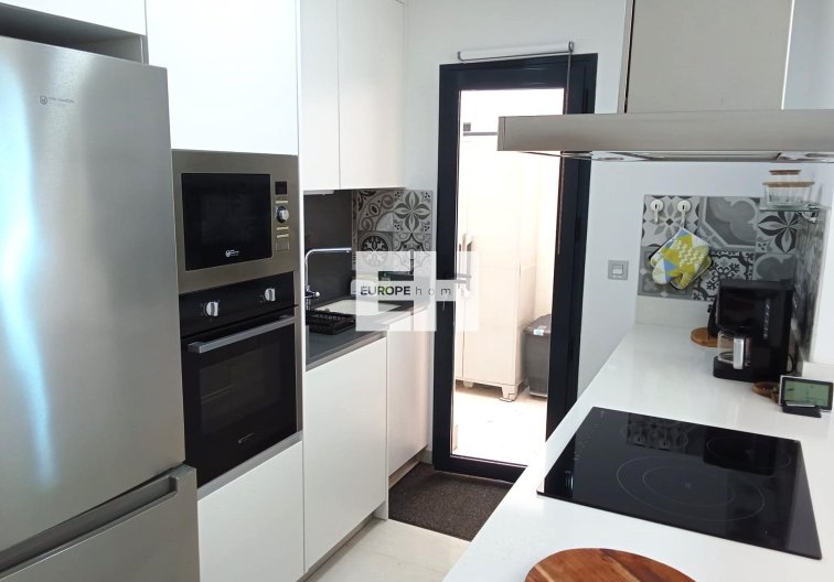 Segunda mano - Apartamento  - Torrevieja - Estacion De Autobuses