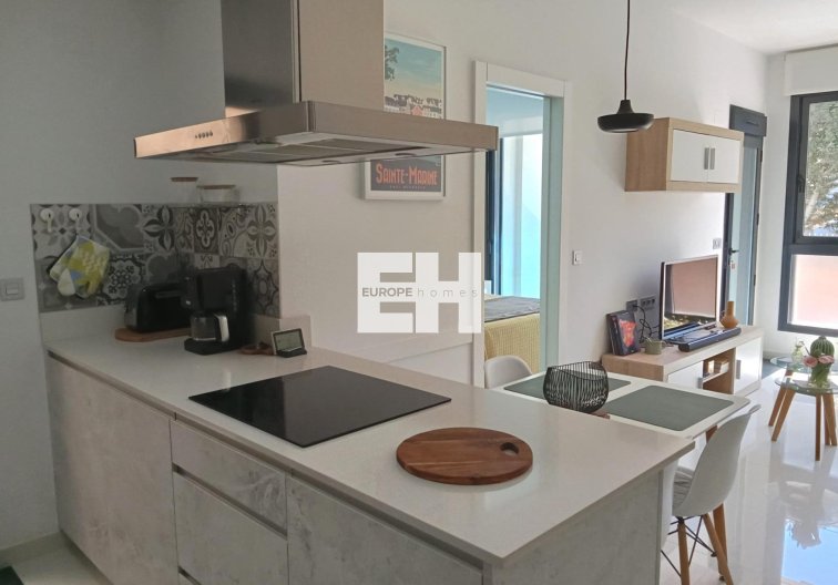 Segunda mano - Apartamento  - Torrevieja - Estacion De Autobuses