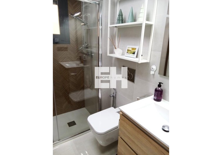 Segunda mano - Apartamento  - Torrevieja - Estacion De Autobuses