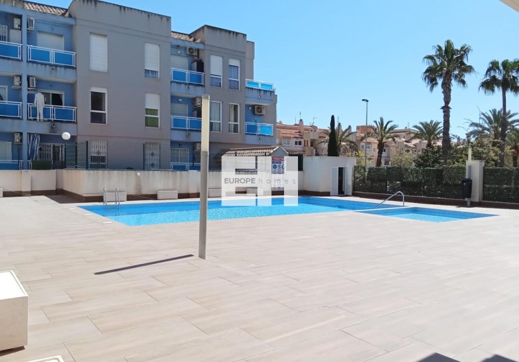Segunda mano - Apartamento  - Torrevieja - Estacion De Autobuses