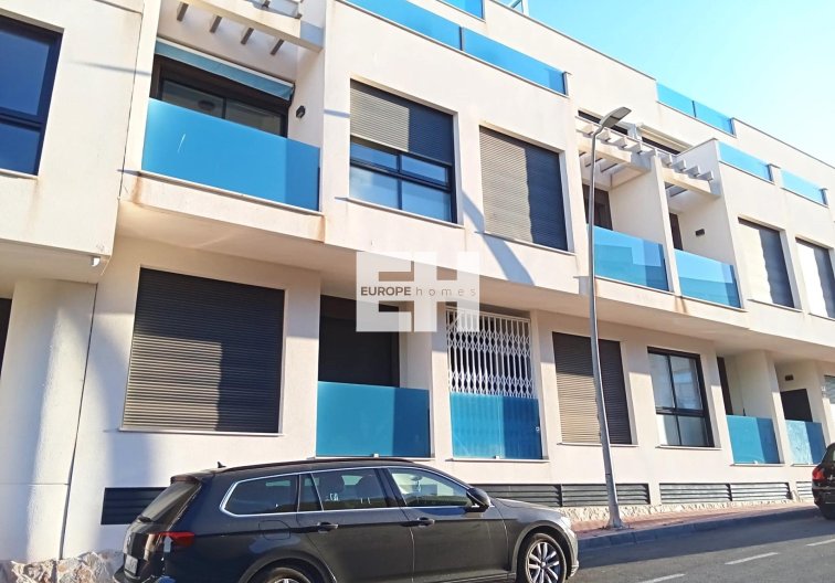 Segunda mano - Apartamento  - Torrevieja - Estacion De Autobuses