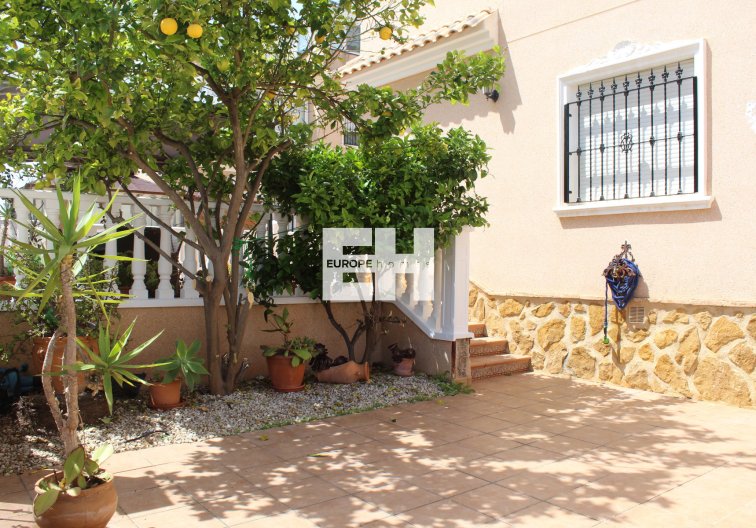 Revente - villa - Orihuela Costa - Costa Blanca