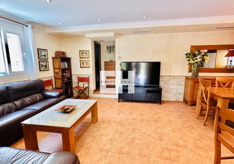 Segunda mano - villa - Orihuela - Urb. Montepinar