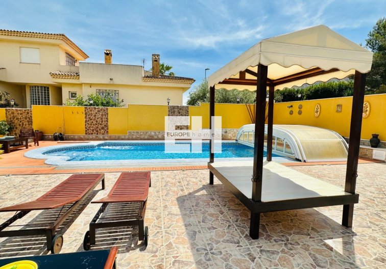 Segunda mano - villa - Orihuela - Urb. Montepinar