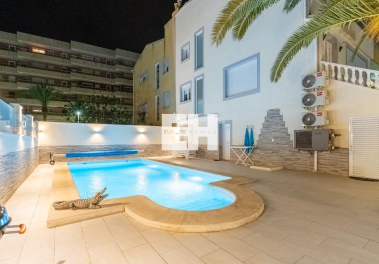 Herverkoop - town house - Torrevieja - Punta Prima