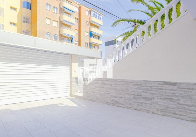Herverkoop - town house - Torrevieja - Punta Prima