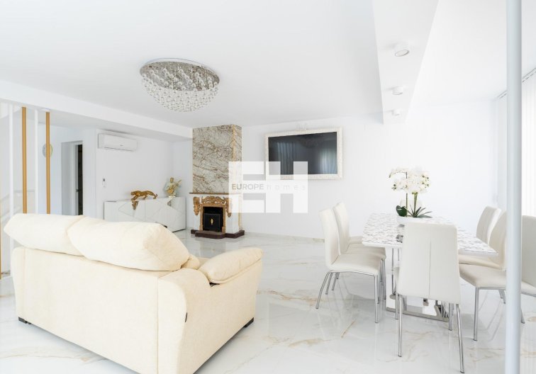 Herverkoop - town house - Torrevieja - Punta Prima
