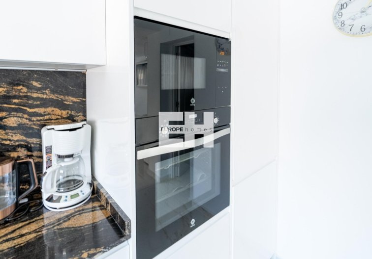 Herverkoop - town house - Torrevieja - Punta Prima