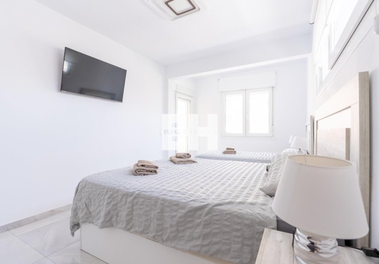 Herverkoop - town house - Torrevieja - Punta Prima