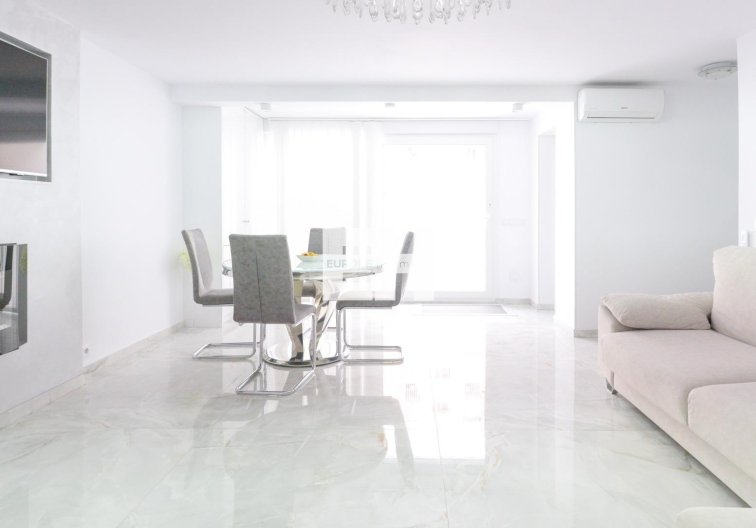 Herverkoop - town house - Torrevieja - Punta Prima