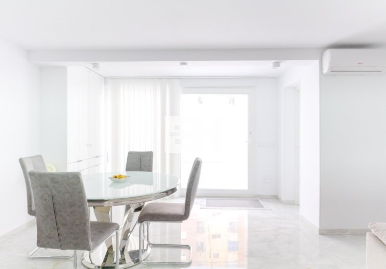 Herverkoop - town house - Torrevieja - Punta Prima