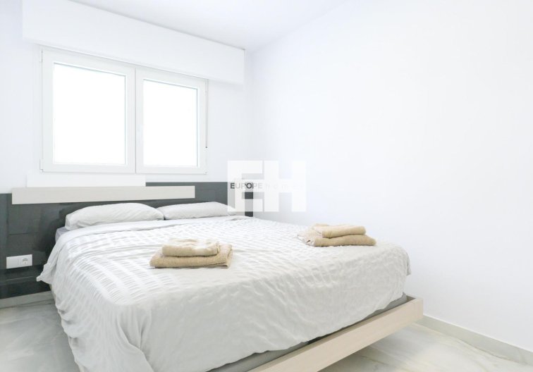 Herverkoop - town house - Torrevieja - Punta Prima