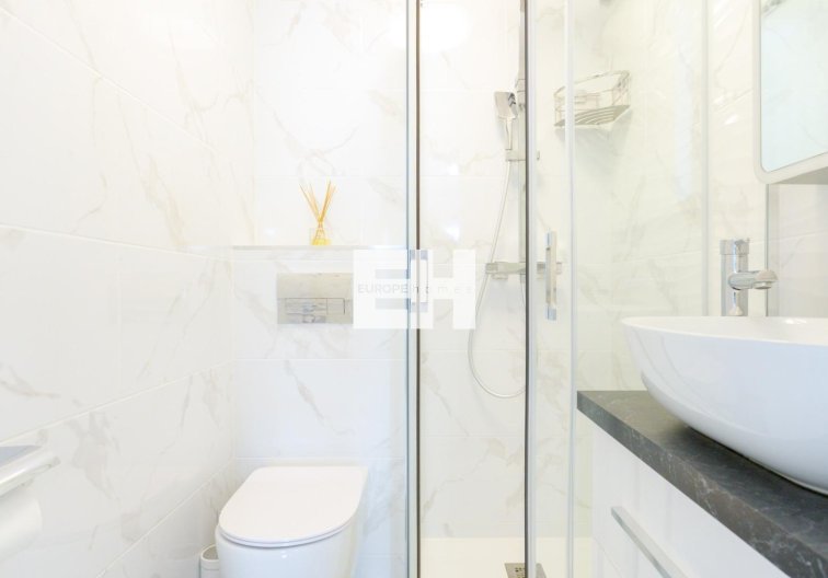 Herverkoop - town house - Torrevieja - Punta Prima
