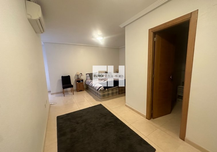 Segunda mano - Apartamento  - Jacarilla - Inland