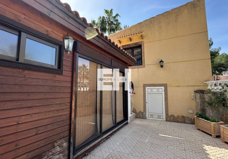 Resale - villa - Torrevieja - Los Balcones - Los Altos Del Edén