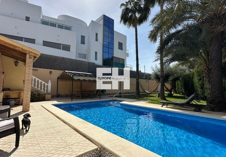 Resale - villa - Torrevieja - Los Balcones - Los Altos Del Edén