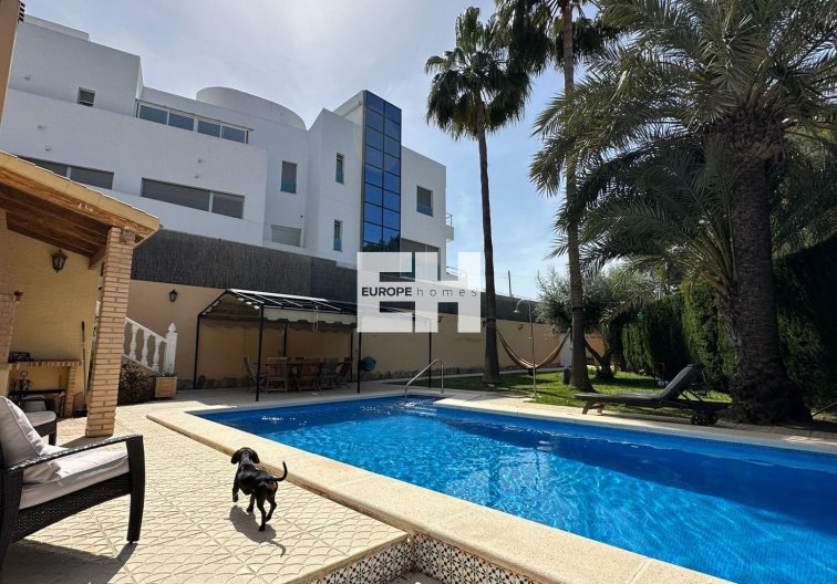 Resale - villa - Torrevieja - Los Balcones - Los Altos Del Edén
