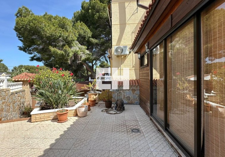 Resale - villa - Torrevieja - Los Balcones - Los Altos Del Edén