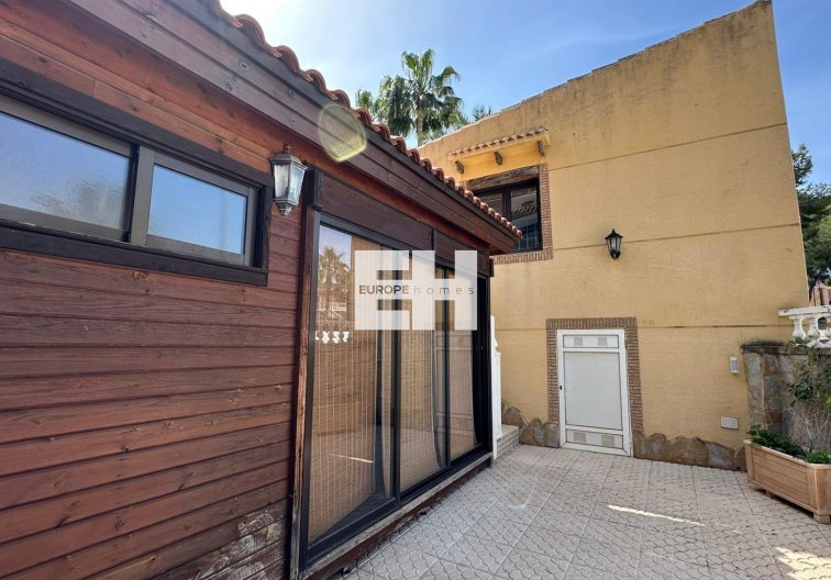 Resale - villa - Torrevieja - Los Balcones - Los Altos Del Edén