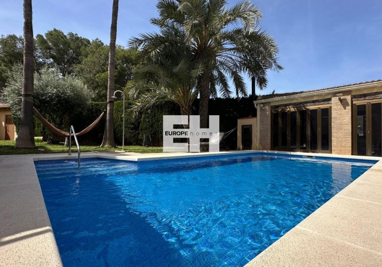 Resale - villa - Torrevieja - Los Balcones - Los Altos Del Edén