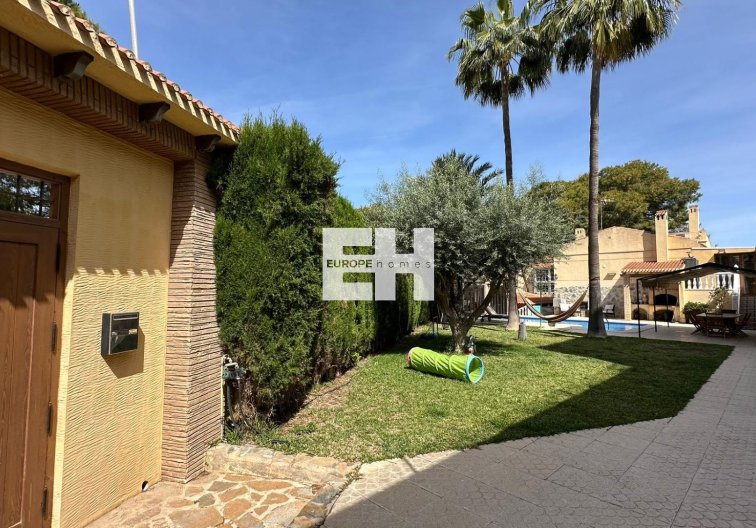 Resale - villa - Torrevieja - Los Balcones - Los Altos Del Edén