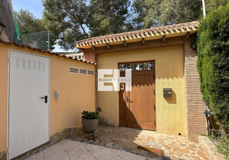 Resale - villa - Torrevieja - Los Balcones - Los Altos Del Edén