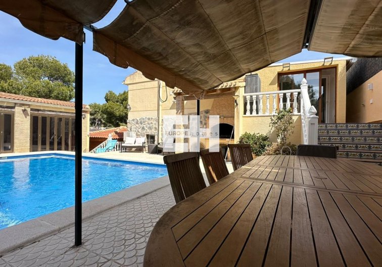 Resale - villa - Torrevieja - Los Balcones - Los Altos Del Edén