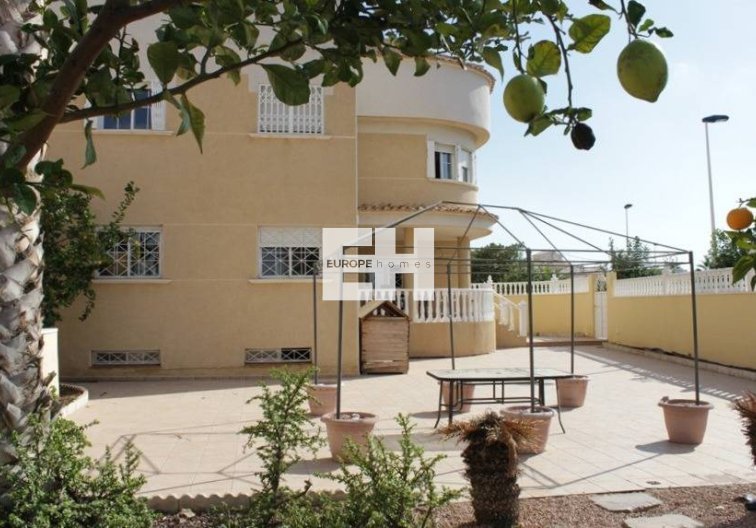 Wiederverkauf - villa - Torrevieja - La Siesta - El Salado - Torreta