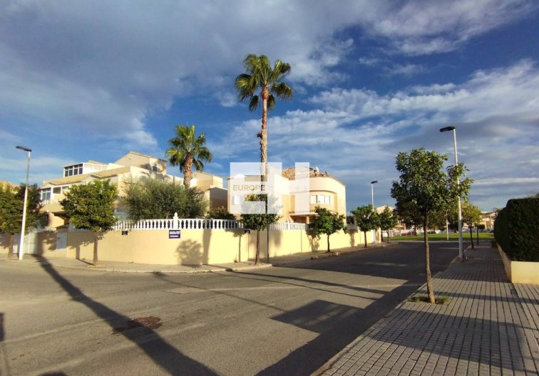 Wiederverkauf - villa - Torrevieja - La Siesta - El Salado - Torreta