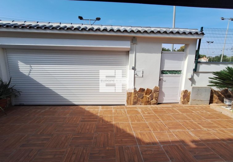Resale - villa - Torrevieja - Los Balcones - Los Altos Del Edén