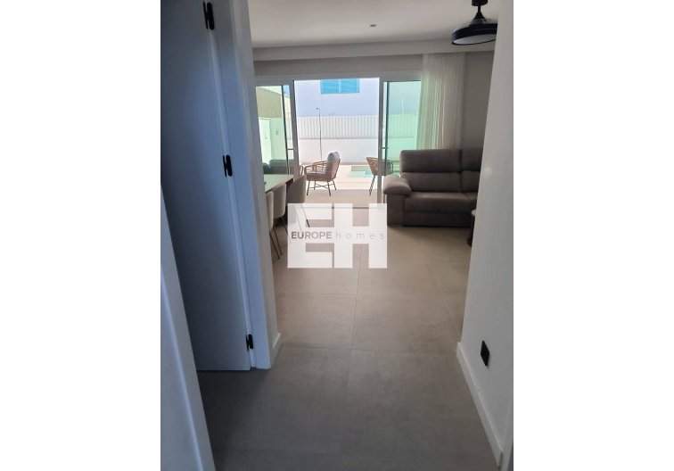 Resale - Bungalow - Pilar de la Horadada - El Mojón