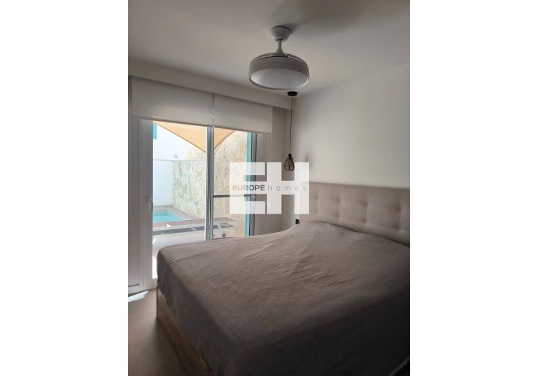 Resale - Bungalow - Pilar de la Horadada - El Mojón