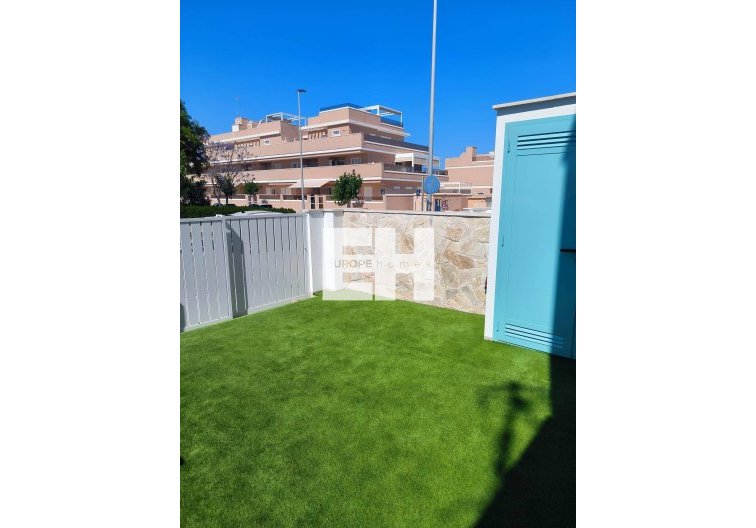 Resale - Bungalow - Pilar de la Horadada - El Mojón