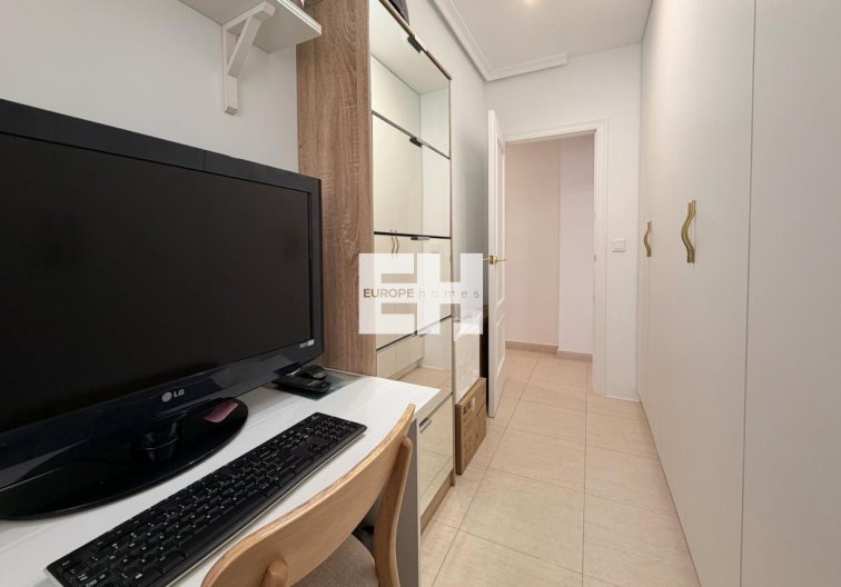 Segunda mano - Apartamento  - Torrevieja - Centro