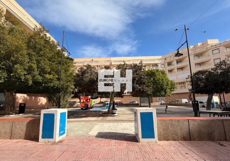 Segunda mano - Apartamento  - Torrevieja - Centro