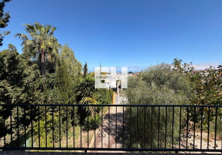 Resale - villa - Torrevieja - Los Balcones - Los Altos Del Edén
