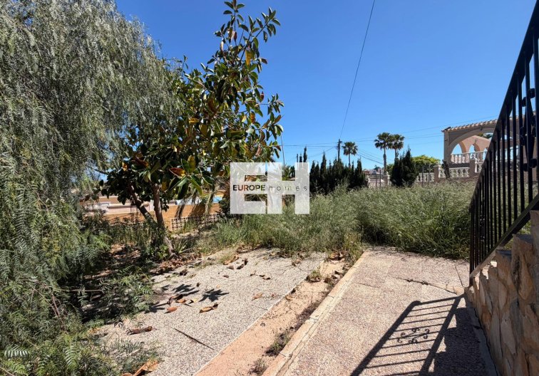 Resale - villa - Torrevieja - Los Balcones - Los Altos Del Edén